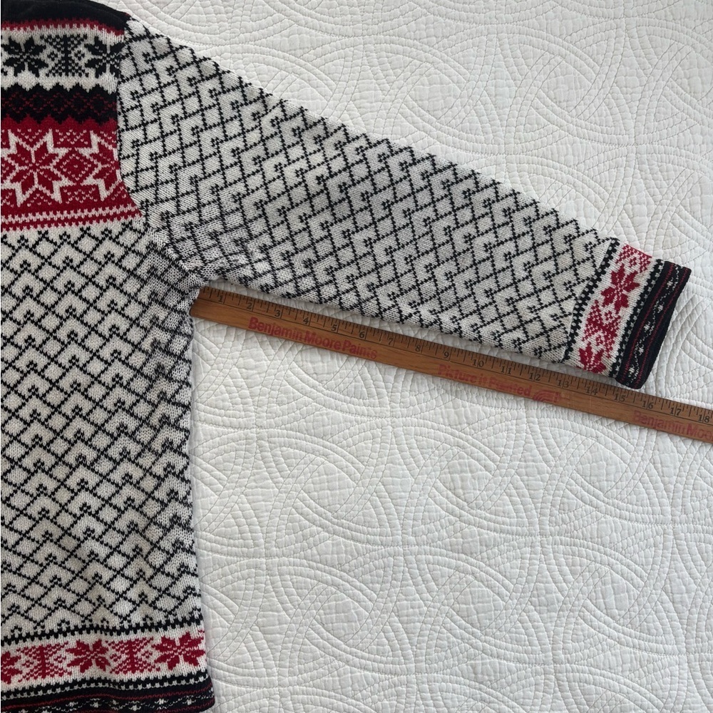 Alpine Scandinavia Cardigan with Pewter Clasps Small Croft & Barrow - Picture 6 of 7